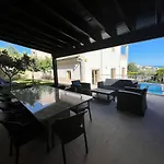 Villa Pedra Luxe - Spacious Modern Villa