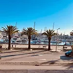 Lagos Marina View Apartment Near Beaches And Shops