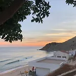 Beautiful 1 Bed Sea View Apartment