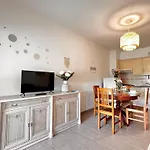 Nice Flat 150 Mt Beach With Garage
