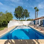 Bright 3 Bdr Duplex House With Pool By Lovelystay