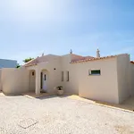 67 Adm - 3 Bed Villa Walking Distance To Carvoeiro