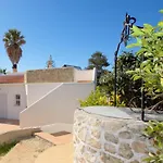 16 Centeanes - Fabulous Location Just Short Walk T