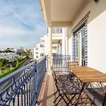 Host Wise - Wonderful Flats With Pool