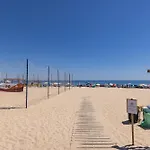 Beach Facing Apartment By Innkeeper