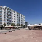 Beach Facing Apartment By Innkeeper
