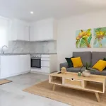 Stunning Modern Apartment In Oura