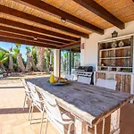 Yoba Horse Farm - Charming 3-Bedroom Farmhouse