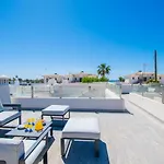Casa Colmeia - Charming 2-Bedroom Cottage