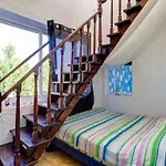 6 Centeanes - Clifftop Apartment, Sea Views And St