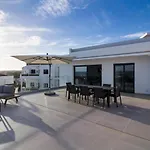 Panoramic N Apartment - Rooftop Pool & Sea View & Garage & Bbq