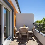 Rare & Modern Conceicao E Cabanas Apartment