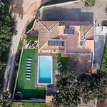 Villa Sundays With Pool By Lovelystay