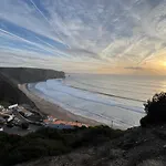 Casa Colina, Walking Distance To Arrifana Beach