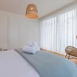Bayline - Beachfront Pool And Spa Sargo By Bedzy