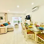 Brisamarvilas Sea View, 5 Min Walk To Town & Beach