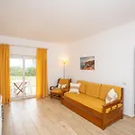 Recently Renovated Apartments With Pool And Wi-Fi