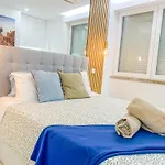 Luxury 2 Min Beach With Balcony, Ocean View, Wifi, Ac, Smarttv
