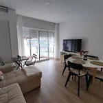 T1 Rosa Dos Ventos, A/C & Terrace - Casas & Papeis