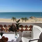 Wohnung In Quarteira Mit Balkon Und Meerblick Direkt An Strand