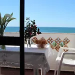 Wohnung In Quarteira Mit Balkon Und Meerblick Direkt An Strand