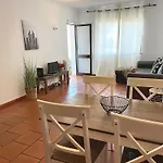 Apartamento Bem Localizado