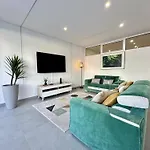 Quarteira Deluxe With Pool By Homing