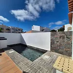 Oura Villa V2 Flores
