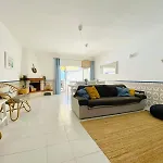 Staysalty - Resort Style Family Beach House With Pool