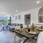 Sunny 3-Bedroom Apartment