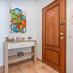 Hostwise - Bright & Cozy House With Terrace