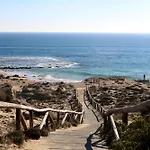 Beautiful Vila Rafaella, Walk Distance To Beaches