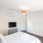 Villa Horizon Grande - Stunning Luxury Villa Great Location Sleeps 16