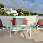 Apartment In Center With Pool