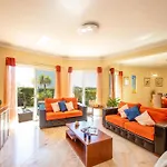 Wonderful Villa, Heatable Pool
