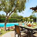 Villa With Heatable Pool