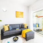 Apartment With Communal Pool