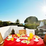Villa With Bbq, Pool