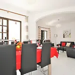 Villa With Heatable Pool