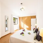 Villa With Heatable Pool