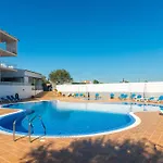 Beachside Bliss 5 Mins Beach & Waterfront - Pool - Wi-Fi - Smart Tv