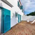 Recently Renovated 4 Bdr Villa With Ocean Views