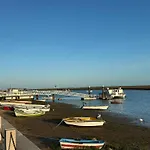 Santa Luzia Casa Girassol, Tavira Sea View, 2 Minutes To Beach Ferry