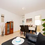 Stylish Oasis Park Apartment