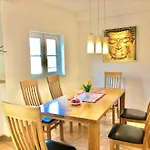 Holidayhouse In Lagos - Stylish House In Lagos Old Town