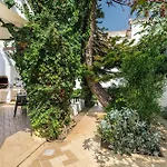 Villa Almanda - Spacious Villa Perfectly Located Between Albufeira Marina And The Old Town