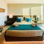 Algarve Escape With Pool Gym & Rooftop Jacuzzi