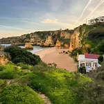 A Casa E A Praia Da Ana