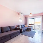 Perfect Location New Holiday Apartment