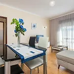 New Sunny Gale Apartment With 4 Bedrooms